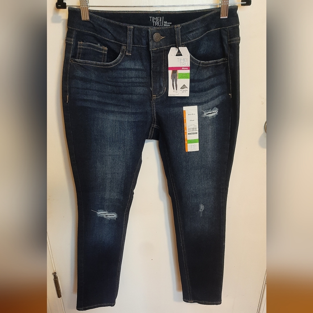 •Time and Tru Skinny Jeans Size 10Petite